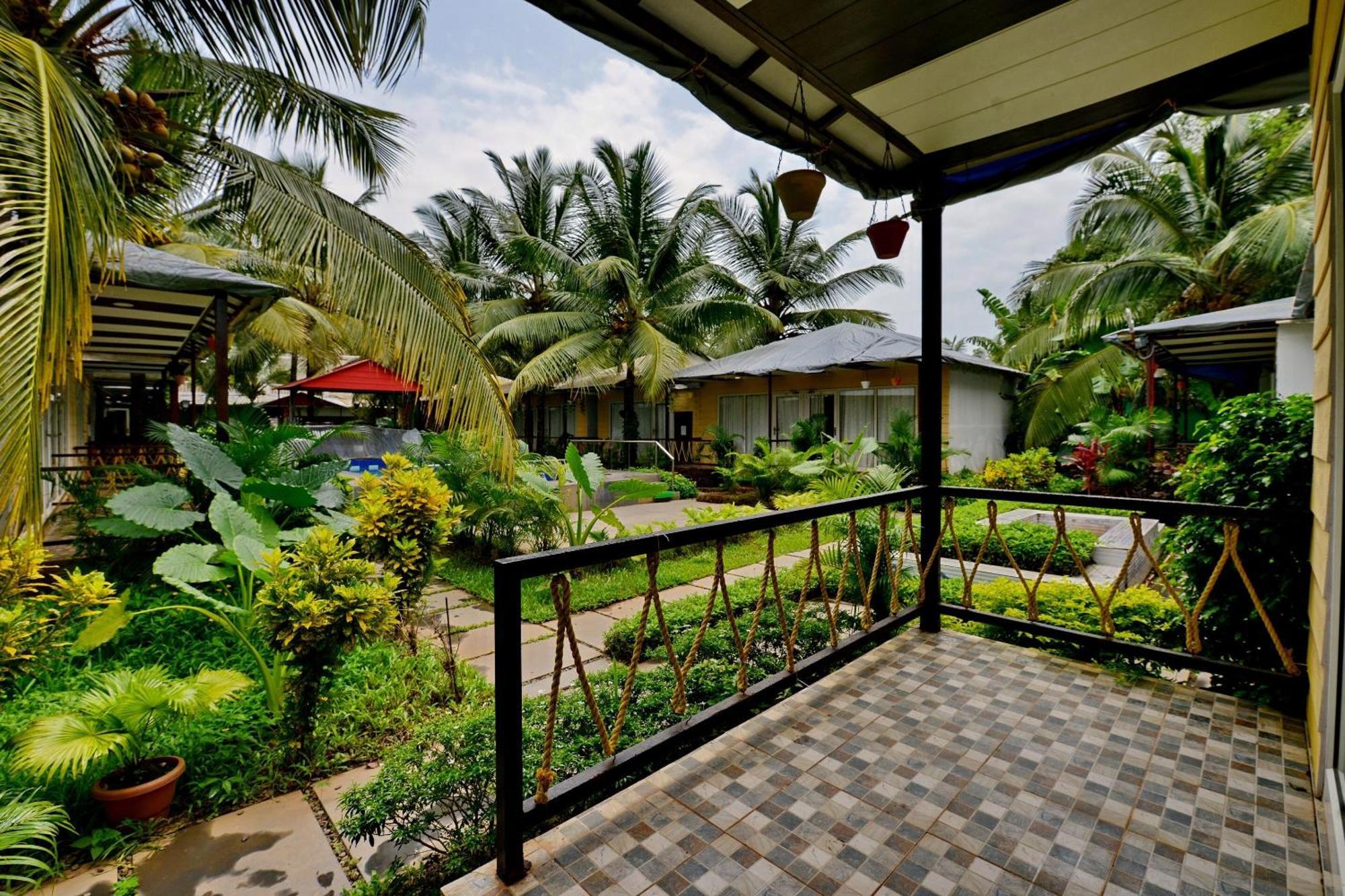 Collection O Retreat Morjim Resort Exterior foto