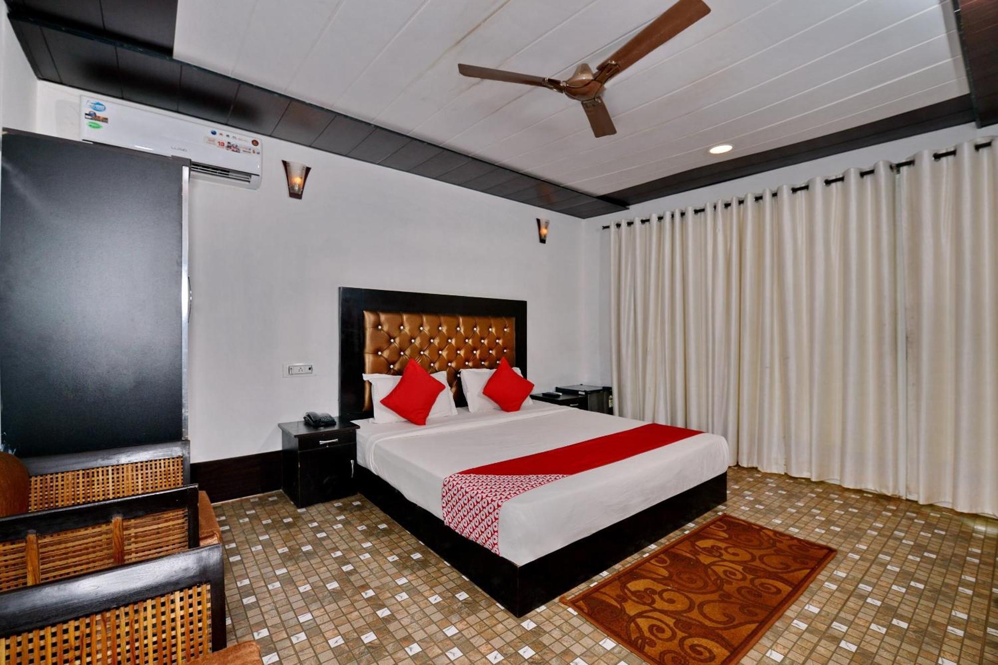 Collection O Retreat Morjim Resort Exterior foto