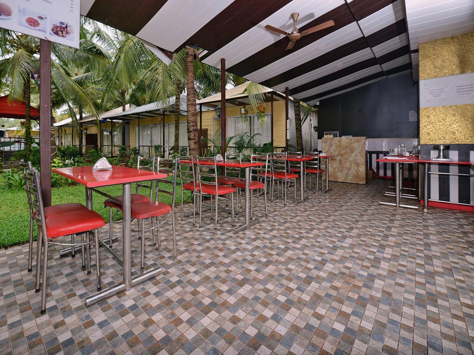 Collection O Retreat Morjim Resort Exterior foto